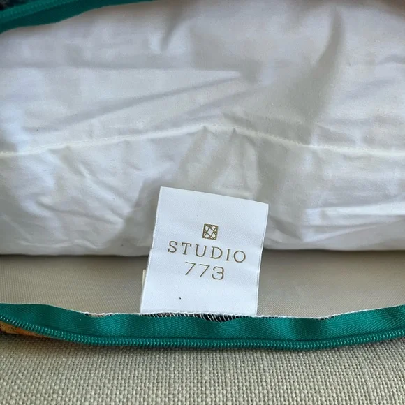 Studio 773 decorative pillow - Picture 5 of 5